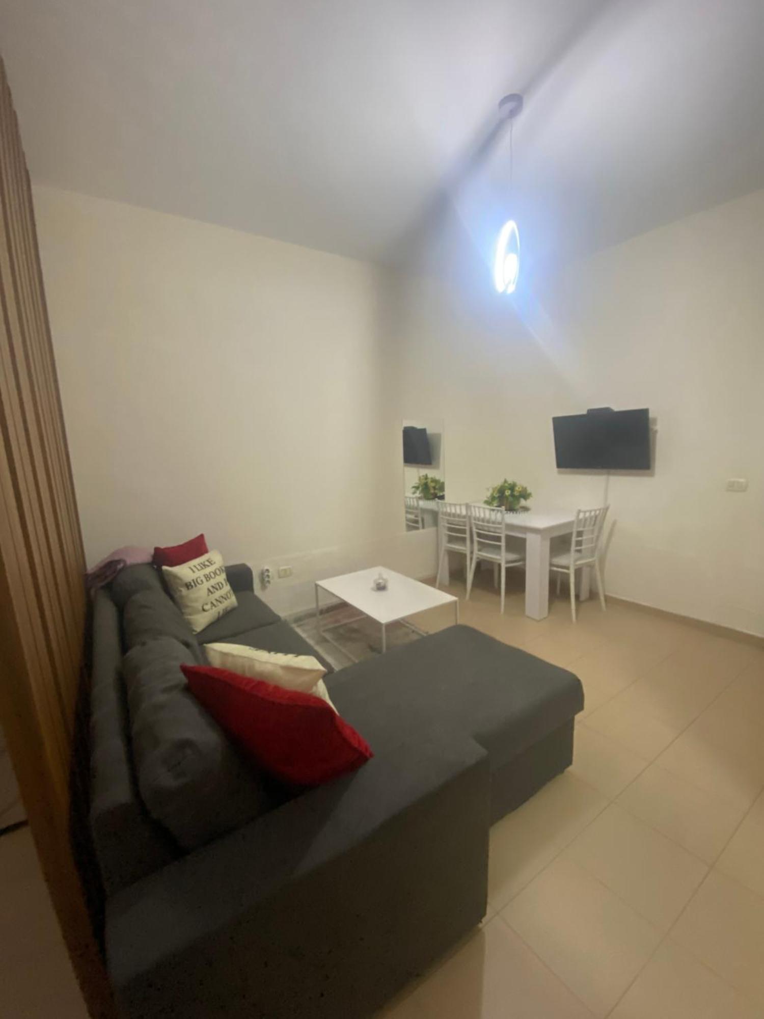 Chlo Apartment 4 Tirane Esterno foto